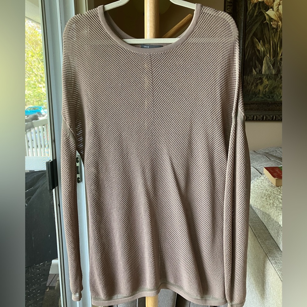 Vince taupe sweater M